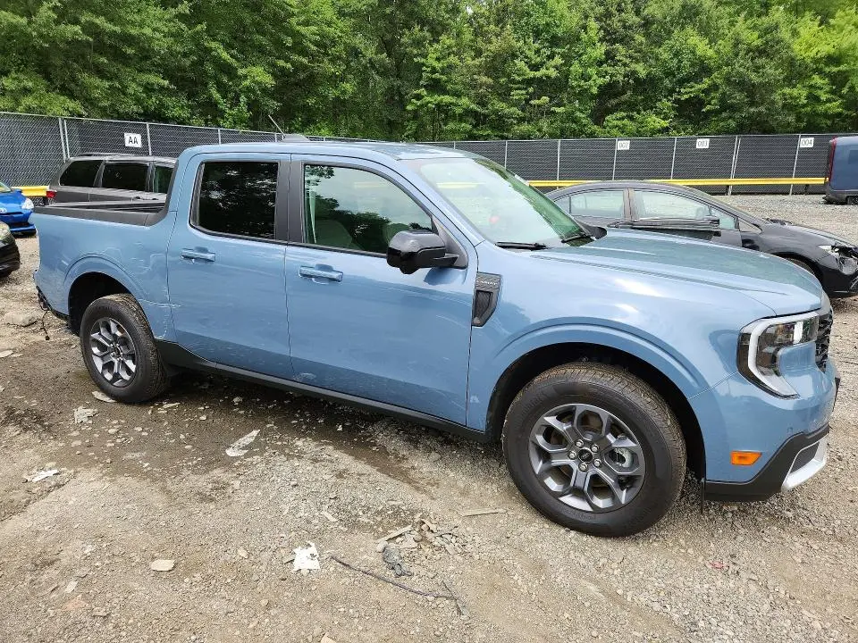 2025 FORD MAVERICK LARIAT  