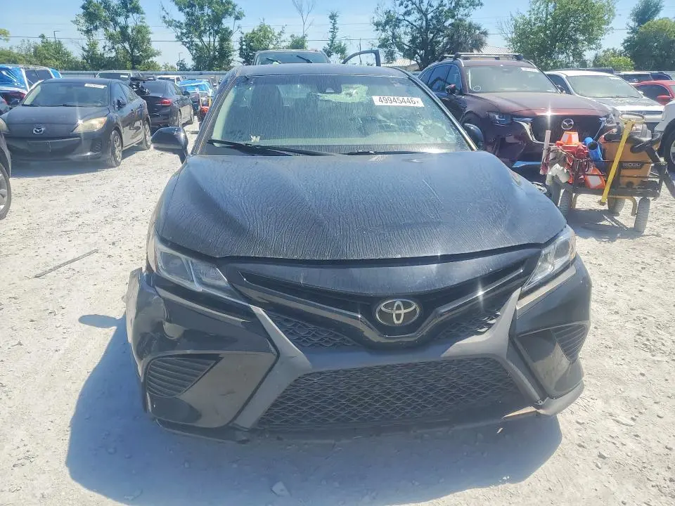 2019 TOYOTA CAMRY SE  