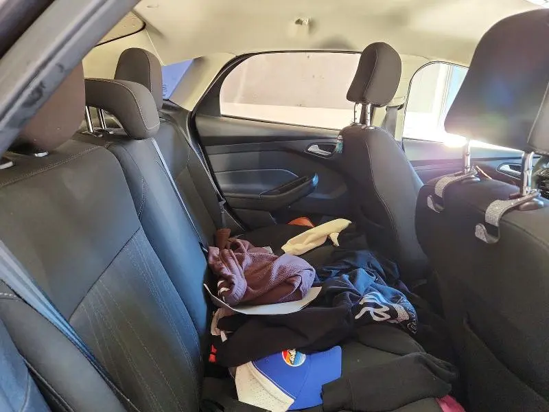 2015 FORD FOCUS SE  