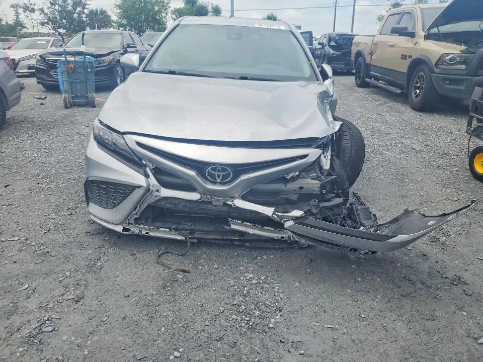 2021 TOYOTA CAMRY SE  