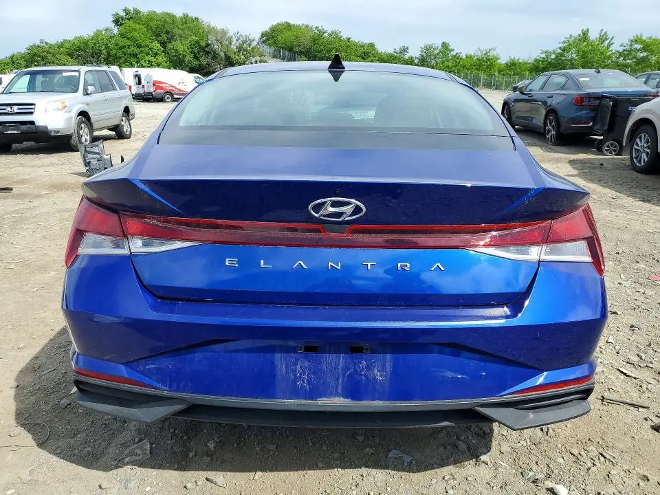 2021 HYUNDAI ELANTRA SE  