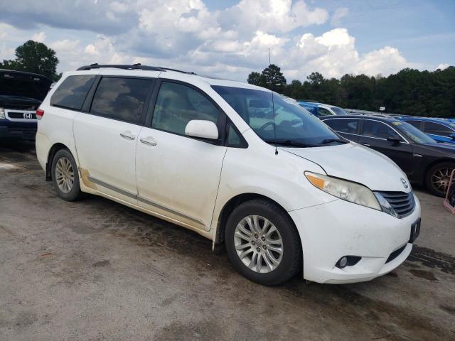 2014 TOYOTA SIENNA XLE