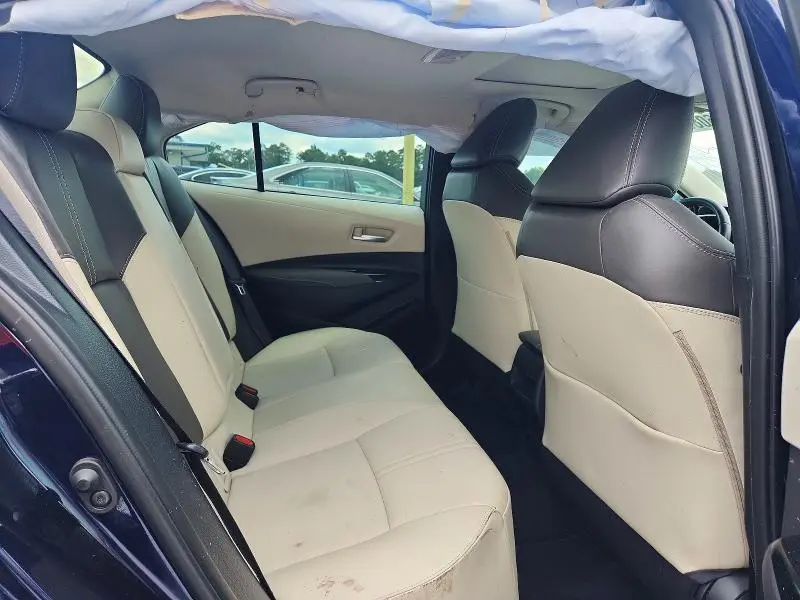 2020 TOYOTA COROLLA XLE  