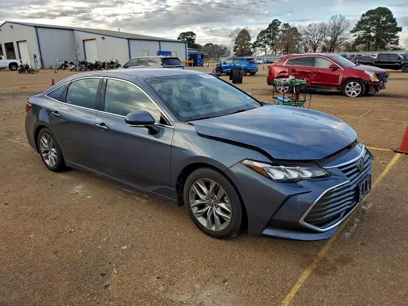 2022 TOYOTA AVALON XLE  
