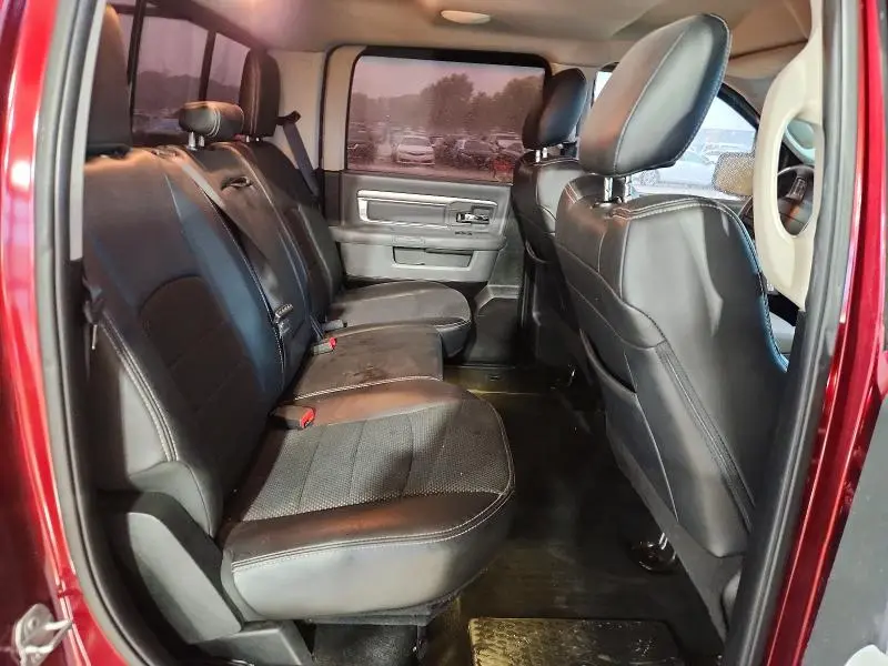 2016 RAM 1500 SLT  