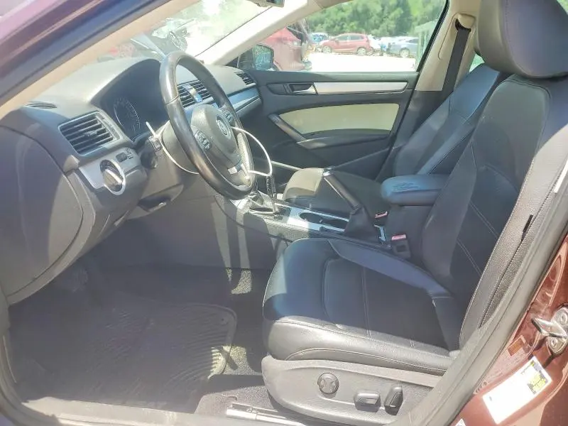 2013 VOLKSWAGEN PASSAT SE  