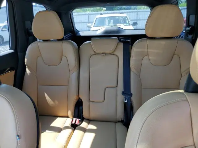 2017 VOLVO XC90 T5  