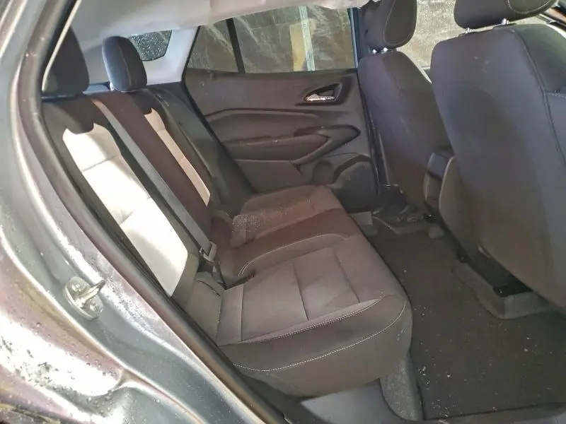 2025 CHEVROLET TRAX LS  