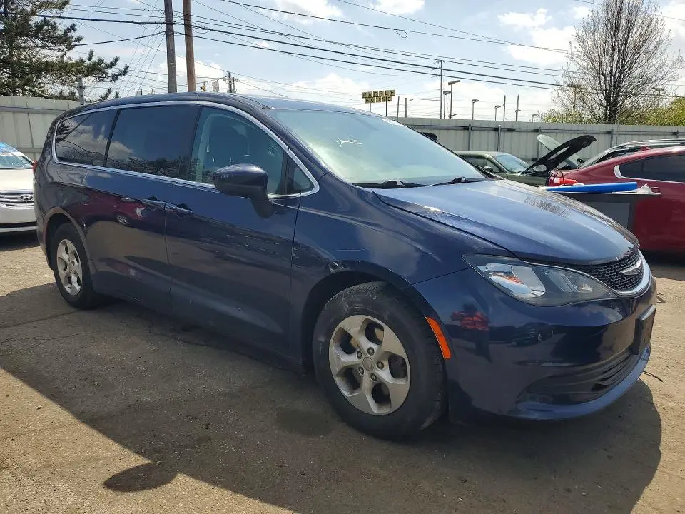 2017 CHRYSLER PACIFICA LX  