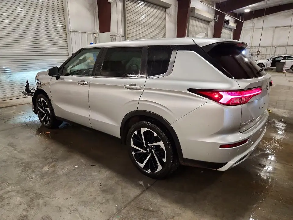 2022 MITSUBISHI OUTLANDER SE  