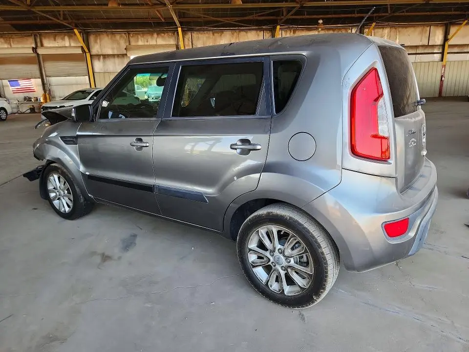 2013 KIA SOUL +  