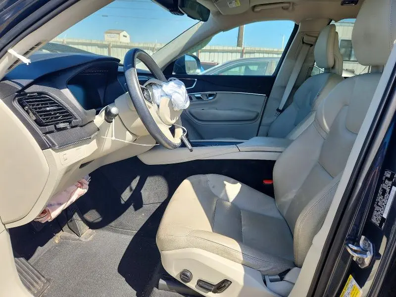 2020 VOLVO XC90 T5 MOMENTUM  