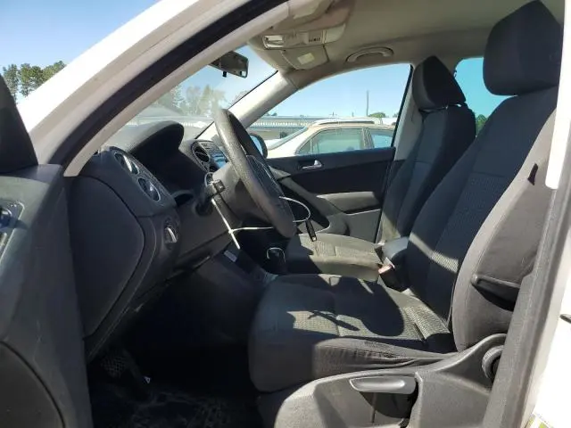 2011 VOLKSWAGEN TIGUAN S  
