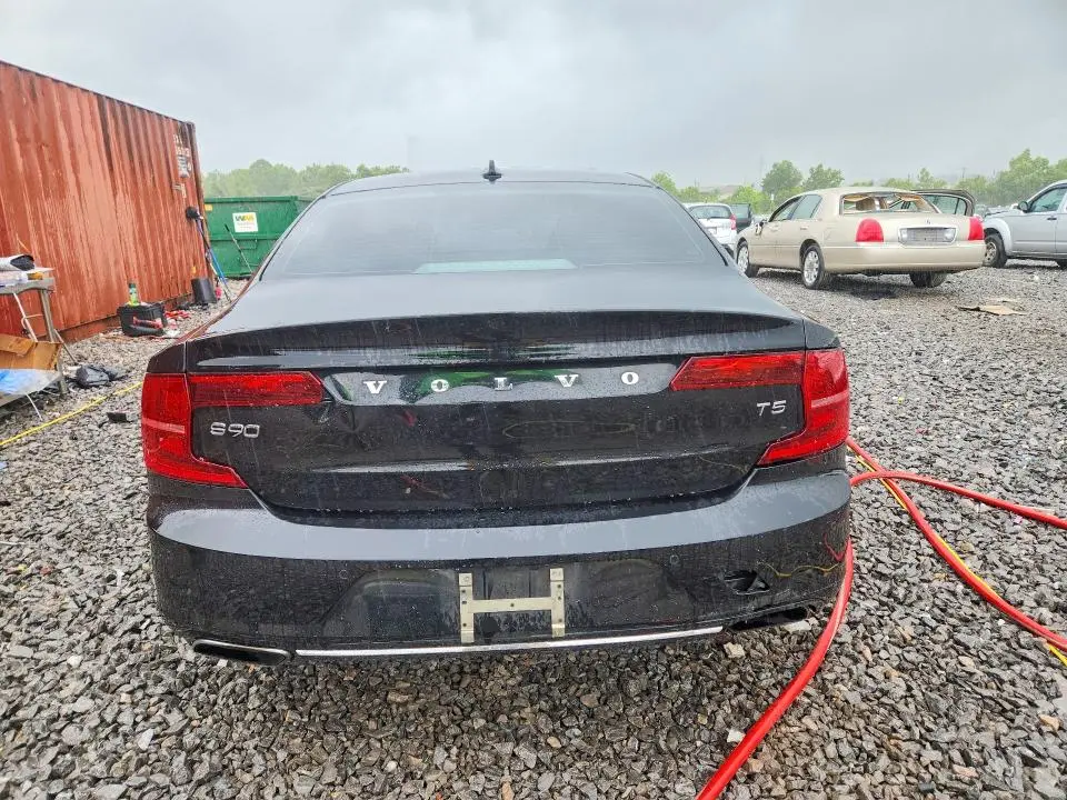 2018 VOLVO S90 T5 MOMENTUM  
