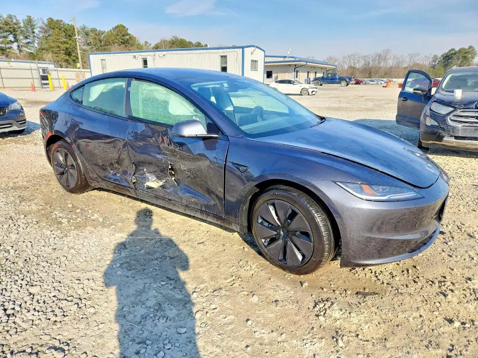 2025 TESLA MODEL 3   