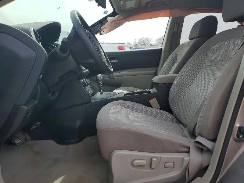 2011 NISSAN ROGUE S  