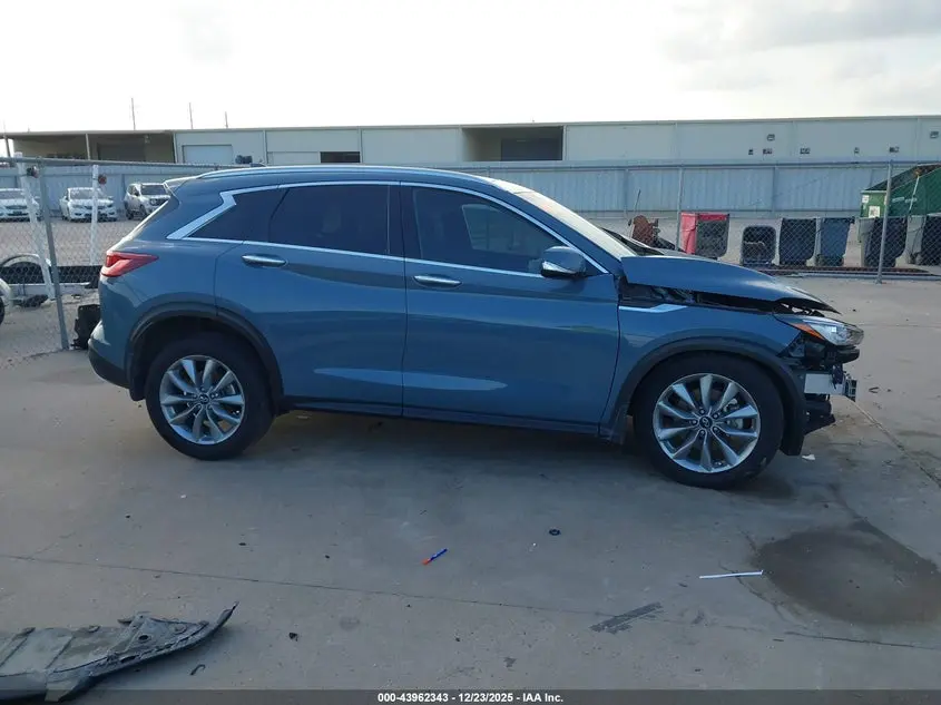2022 INFINITI QX50 LUXE