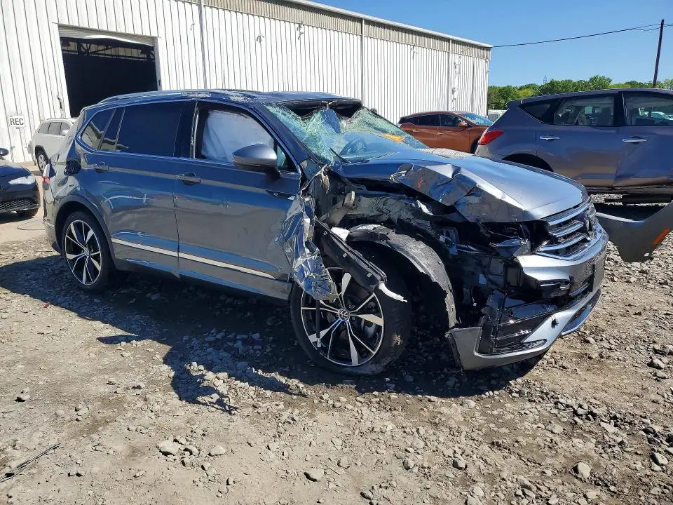 2022 VOLKSWAGEN TIGUAN SEL R-LINE  