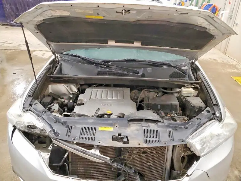 2011 TOYOTA HIGHLANDER SE  