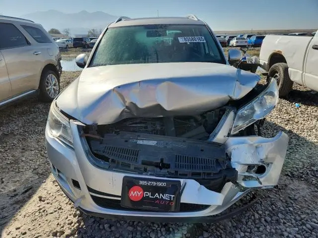 2011 VOLKSWAGEN TIGUAN S  