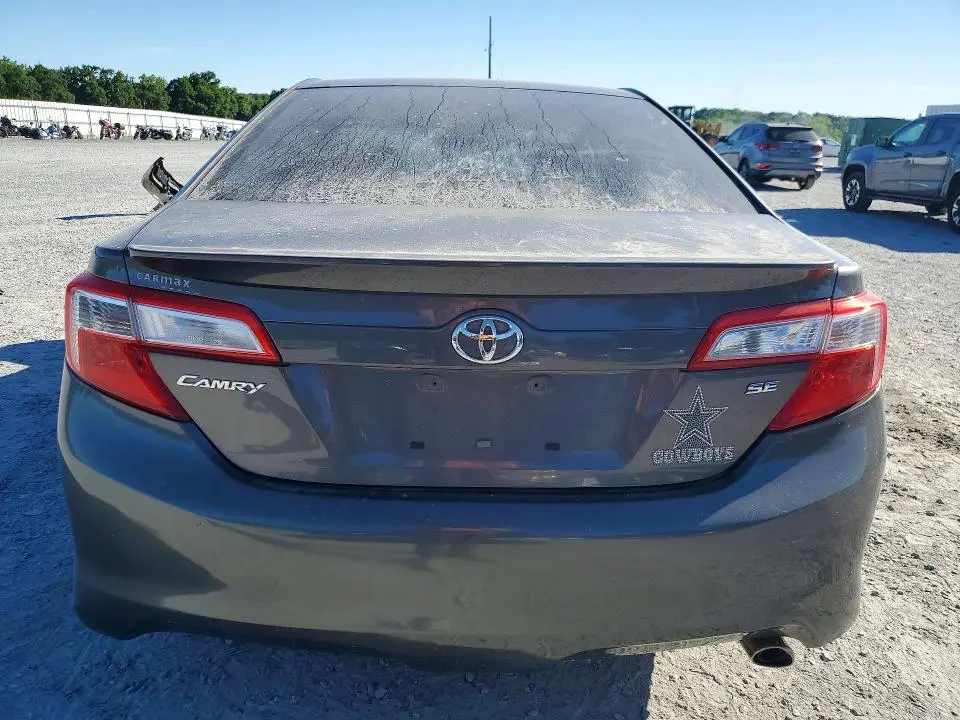 2013 TOYOTA CAMRY SE  