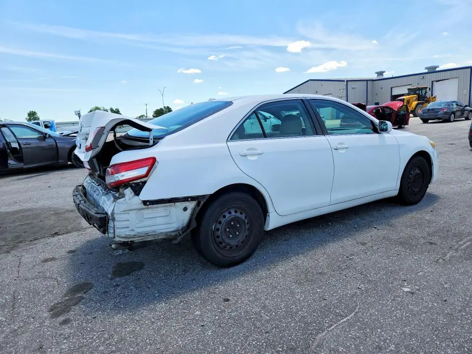 2011 TOYOTA CAMRY BASE  