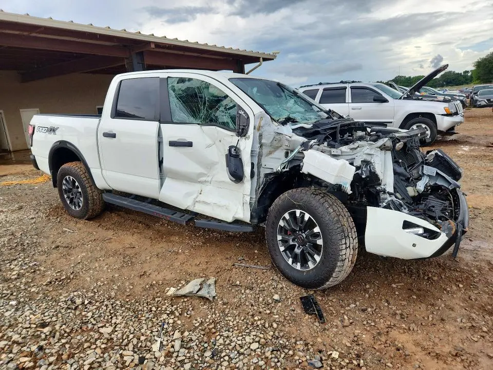 2020 NISSAN TITAN PRO-4X  