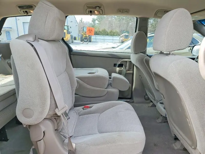 2010 TOYOTA SIENNA CE 7-PASSENGER  