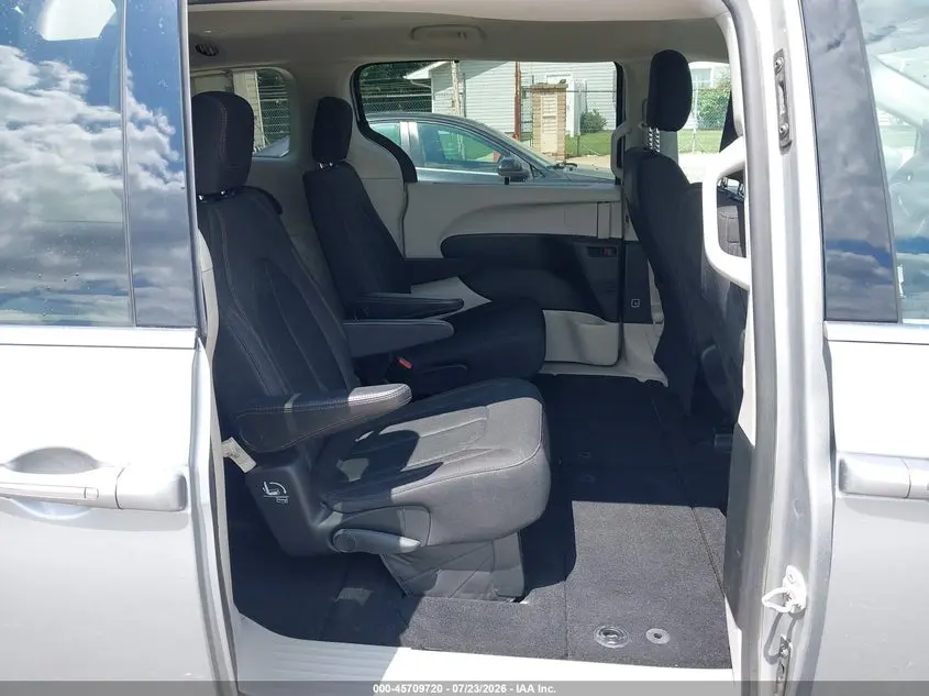 2019 CHRYSLER PACIFICA TOURING PLUS