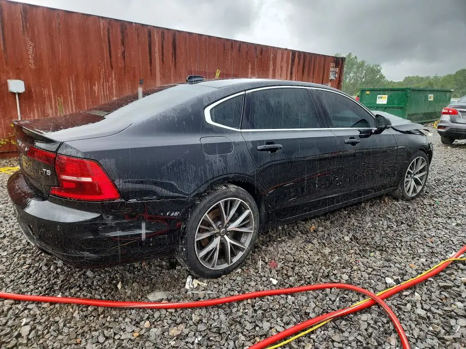 2018 VOLVO S90 T5 MOMENTUM  