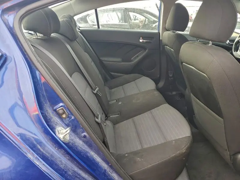 2017 KIA FORTE LX  