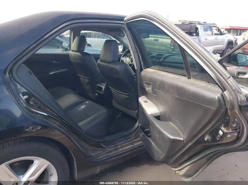 2014 TOYOTA CAMRY SE