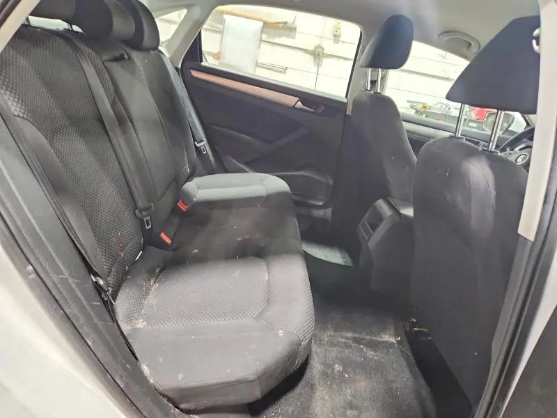 2013 VOLKSWAGEN PASSAT S  
