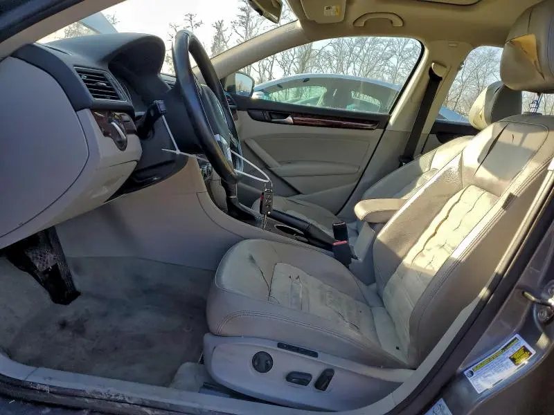 2013 VOLKSWAGEN PASSAT SEL  