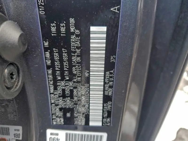 2025 TOYOTA SIENNA XLE  