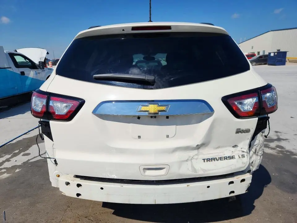 2015 CHEVROLET TRAVERSE LS  