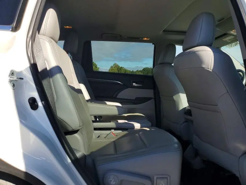 2016 TOYOTA HIGHLANDER LIMITED  