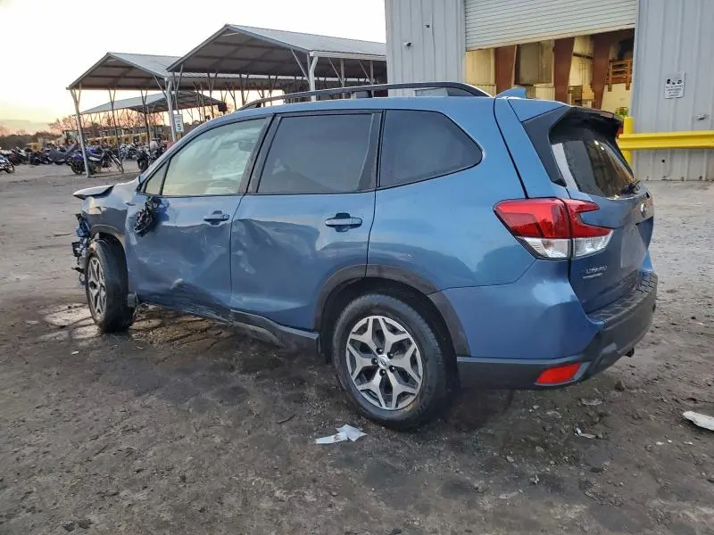 2021 SUBARU FORESTER   