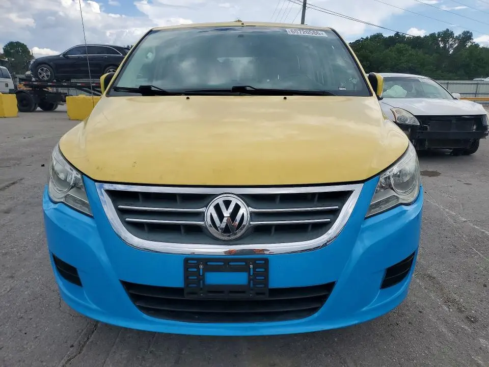 2013 VOLKSWAGEN ROUTAN SE  