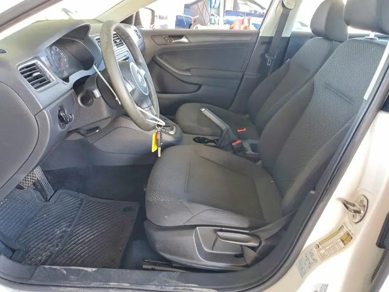 2011 VOLKSWAGEN JETTA BASE  