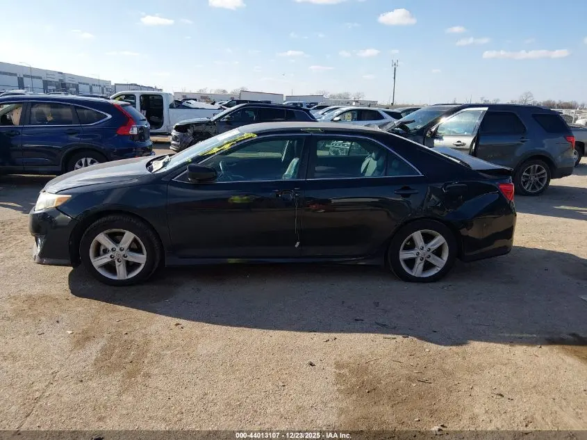 2014 TOYOTA CAMRY SE
