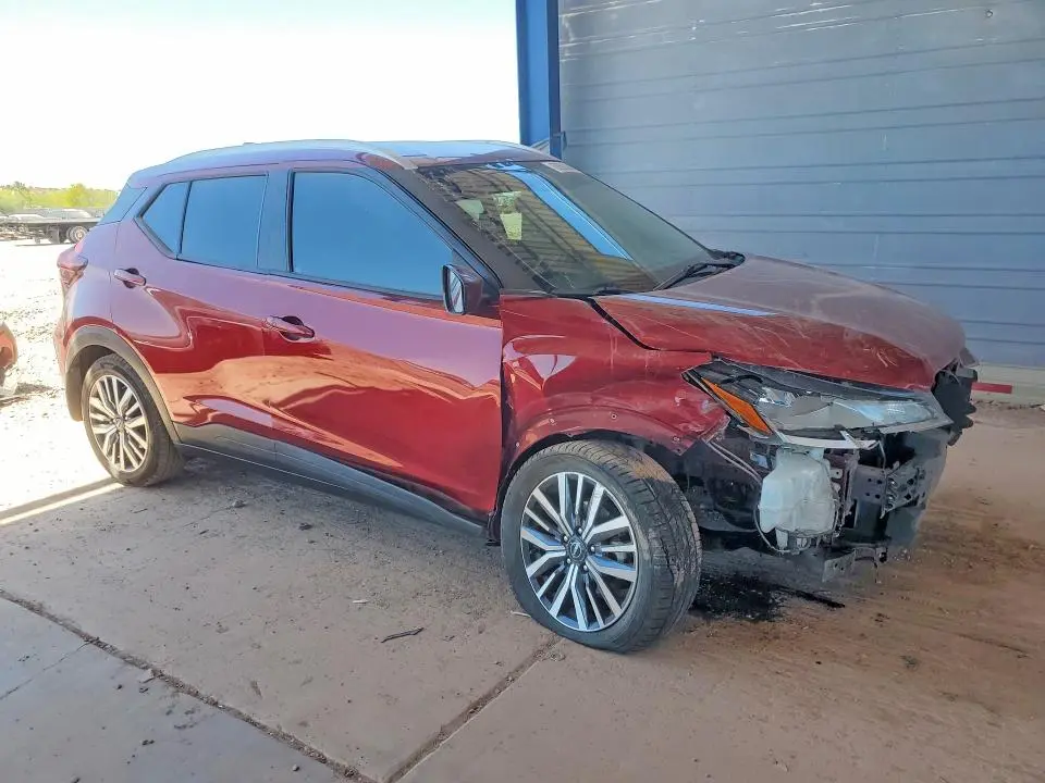 2022 NISSAN KICKS SV  