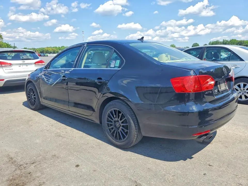 2013 VOLKSWAGEN JETTA SE  