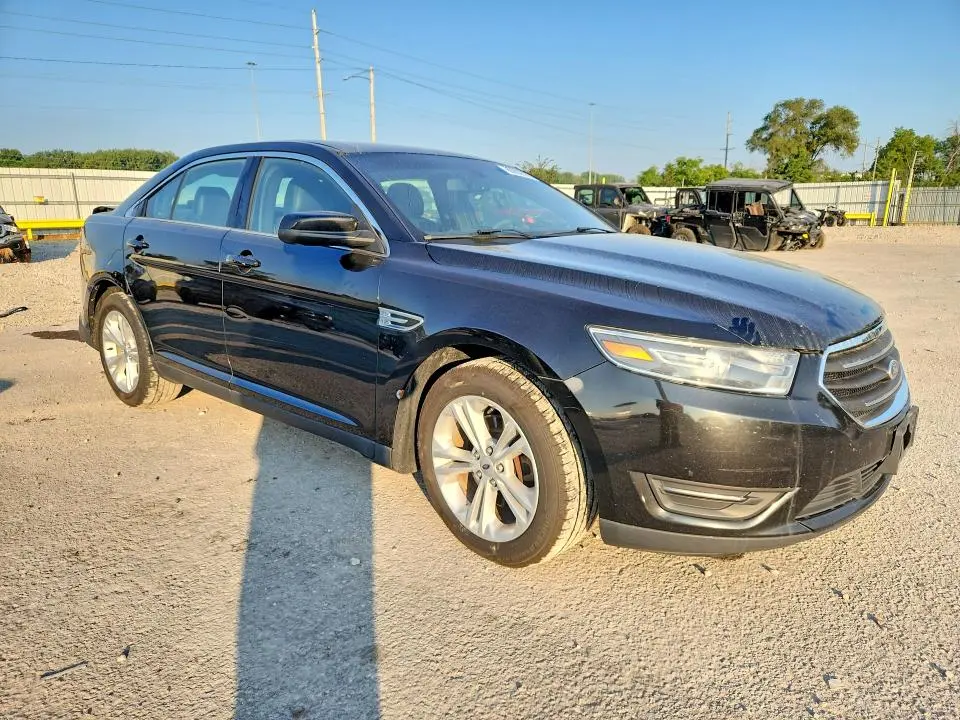 2015 FORD TAURUS SEL  