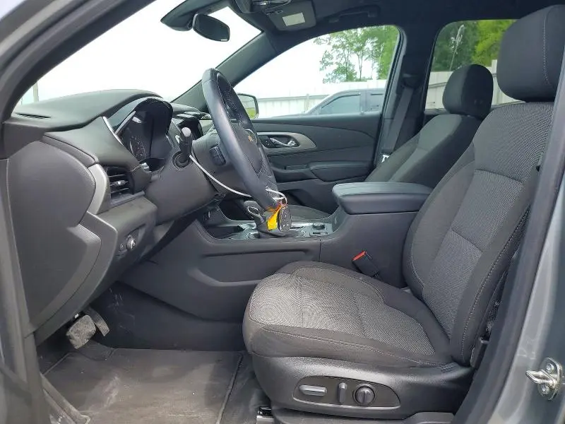 2023 CHEVROLET TRAVERSE LT  