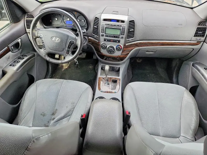 2011 HYUNDAI SANTA FE SE  