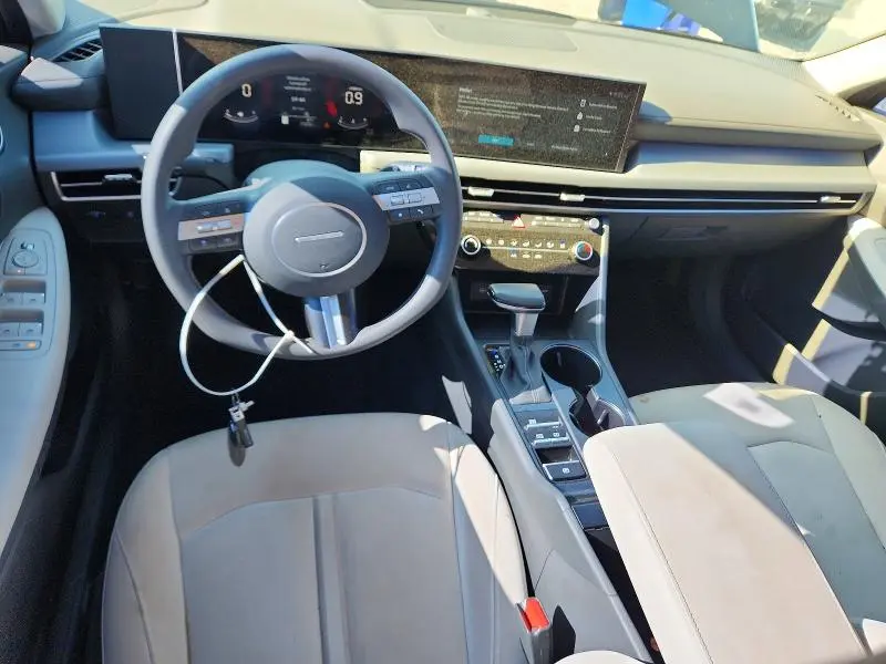 2025 HYUNDAI SONATA SE  