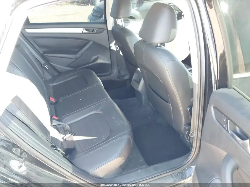 2012 VOLKSWAGEN PASSAT 3.6L V6 SE