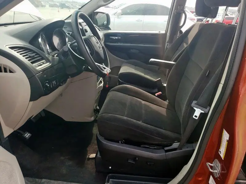 2012 DODGE GRAND CARAVAN SE  