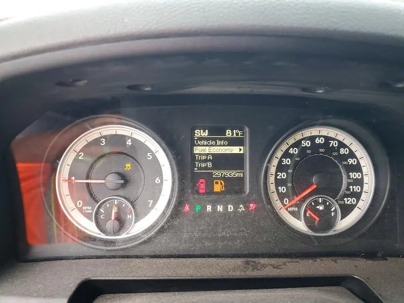 2013 RAM 1500 SLT  